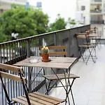 Bed & Breakfast Coffee And 3*