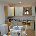 Bed & Breakfast Coffee And 3*