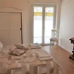 Coffee And Bed & Breakfast
