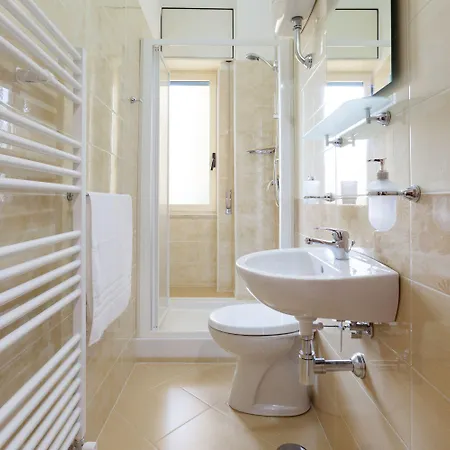 Bed and Breakfast Coffee And 3*