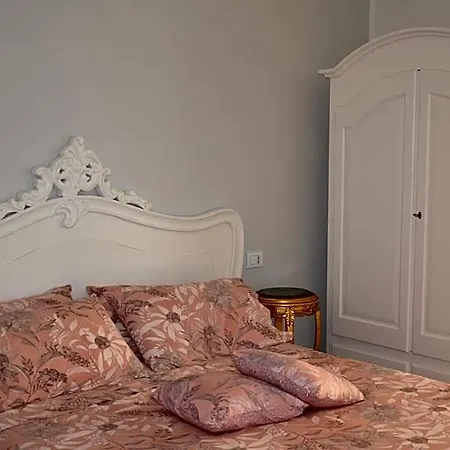 Coffee And Bed & Breakfast Pompeï