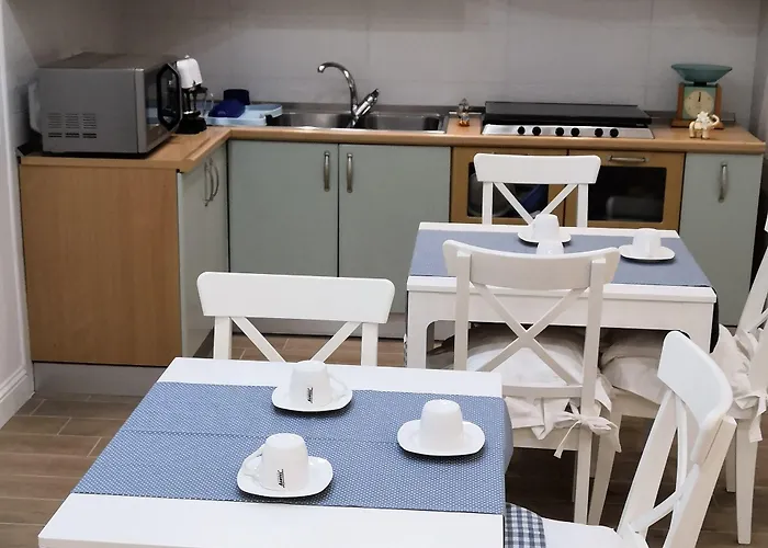 Bed & Breakfast Coffee And 3*