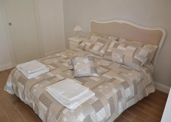 Coffee And Bed & Breakfast 3*