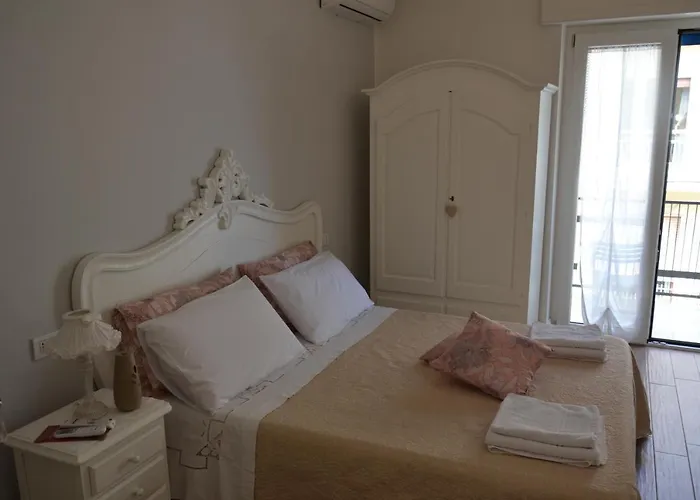 Coffee And Bed and breakfast